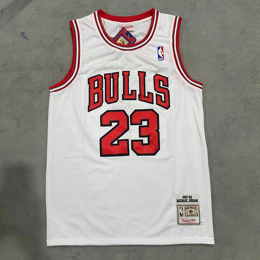 Jordan No. 23 Bulls White Jersey NBA vintage
